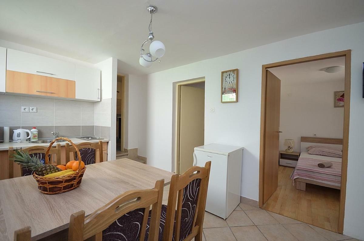 Apartmani Ana Tribalj エクステリア 写真